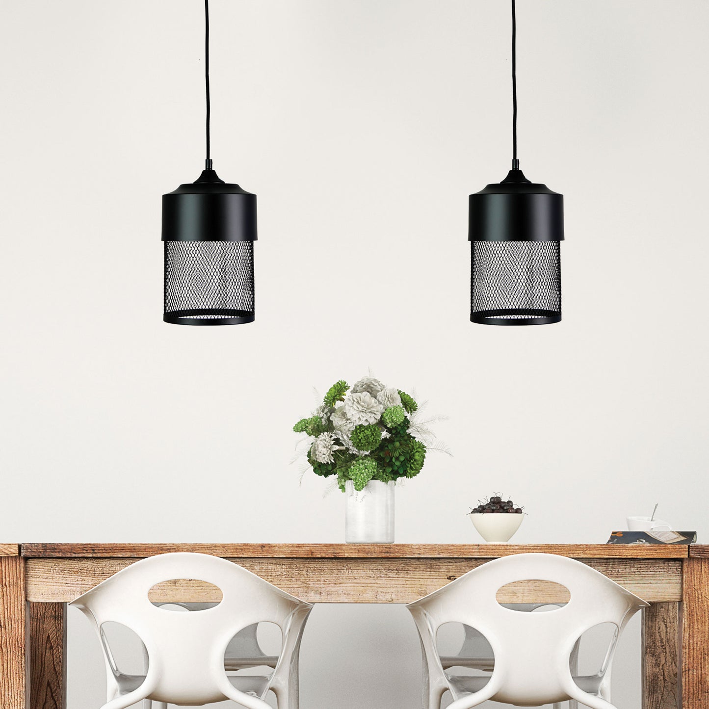 Chester.18 Single Mesh Pendant Black