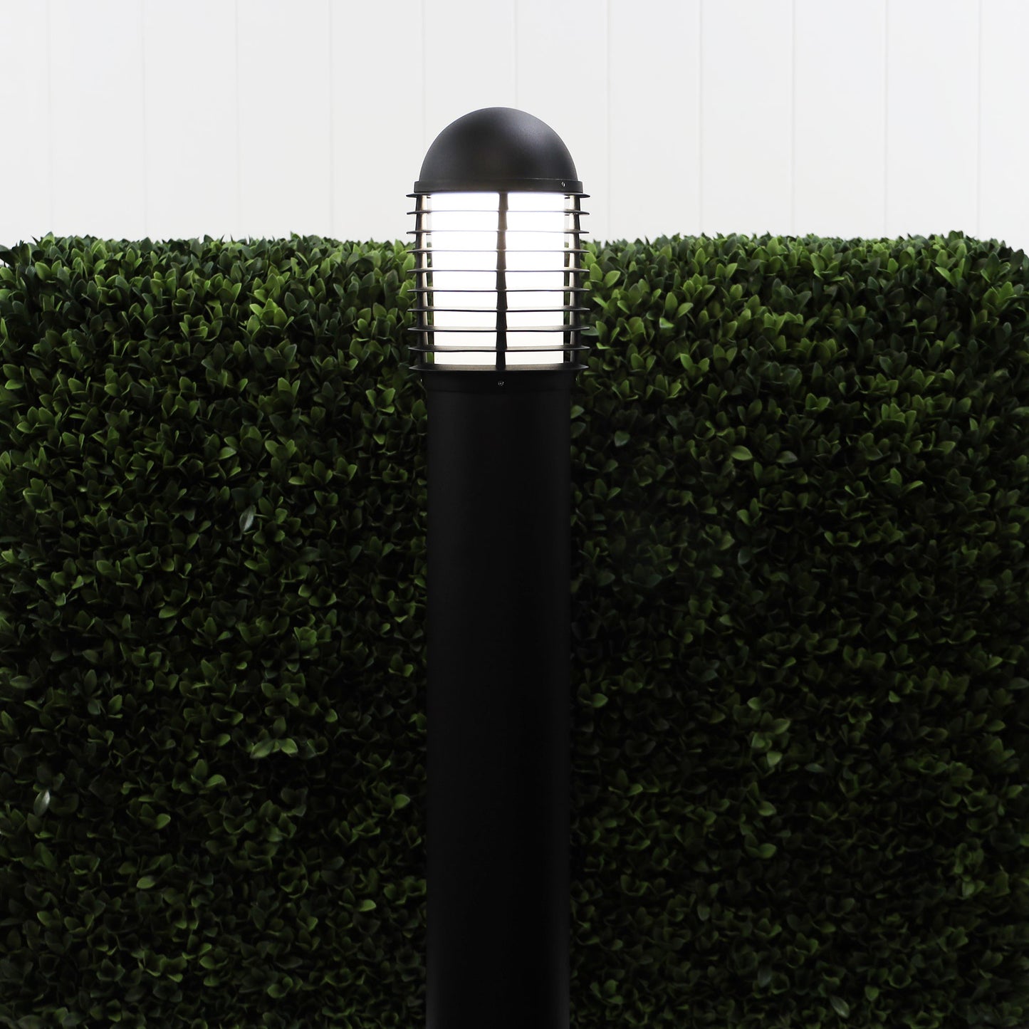 Velika Louvred Cast Bollard E27 Black Ip44