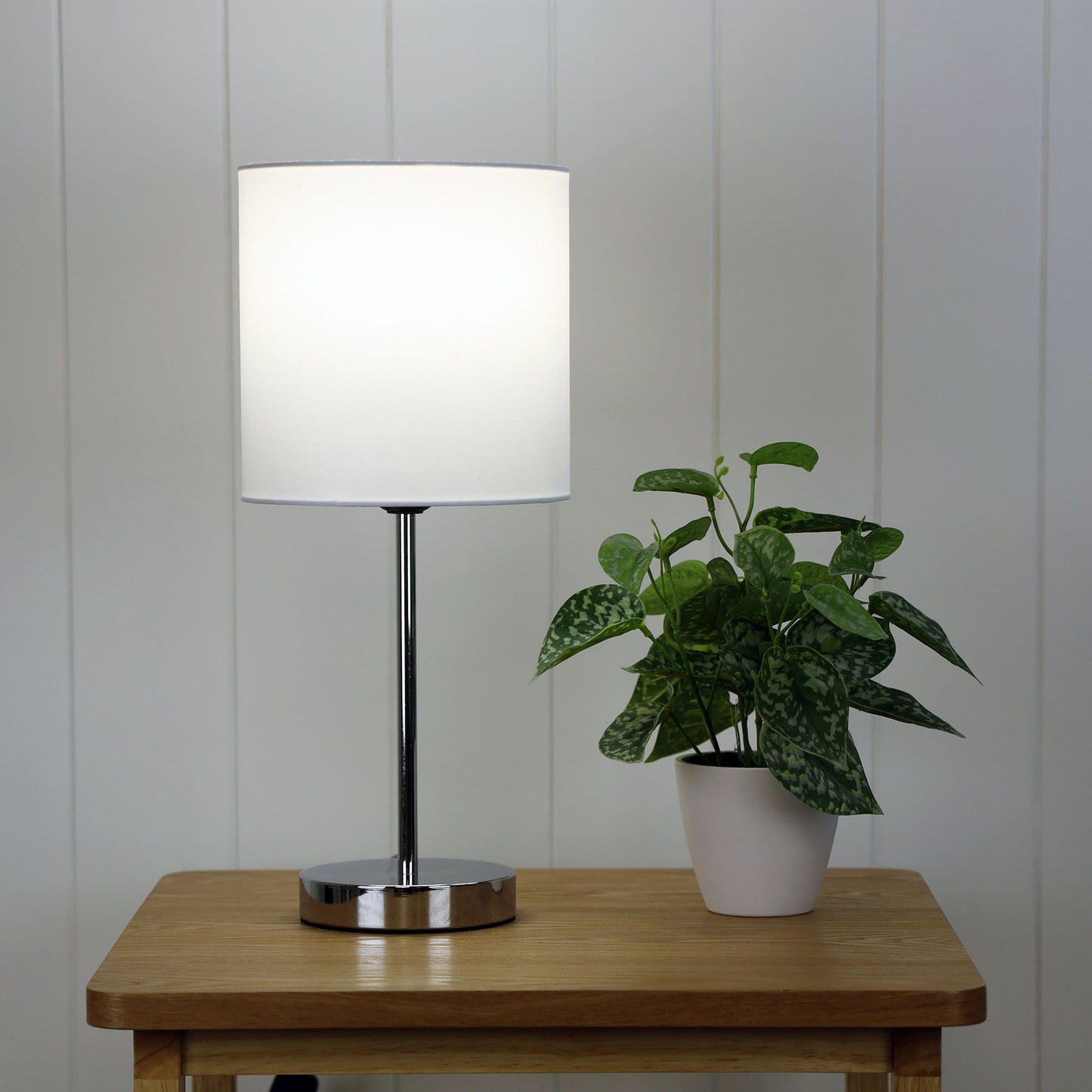 Zola Table Lamp Chrome / White Shade