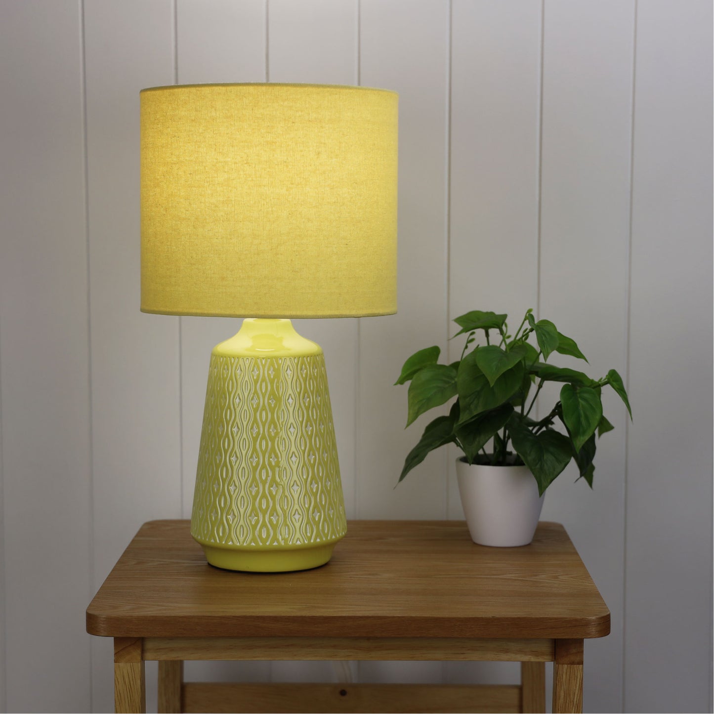 Moana.45 Complete Table Lamp Yellow