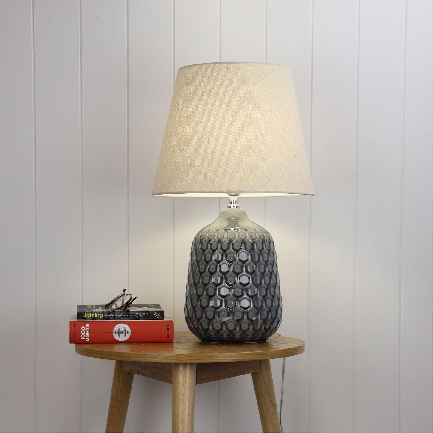 Daria Complete Table Lamp