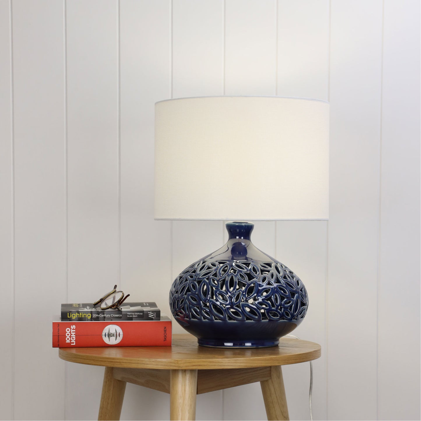 Douglas Complete Table Lamp