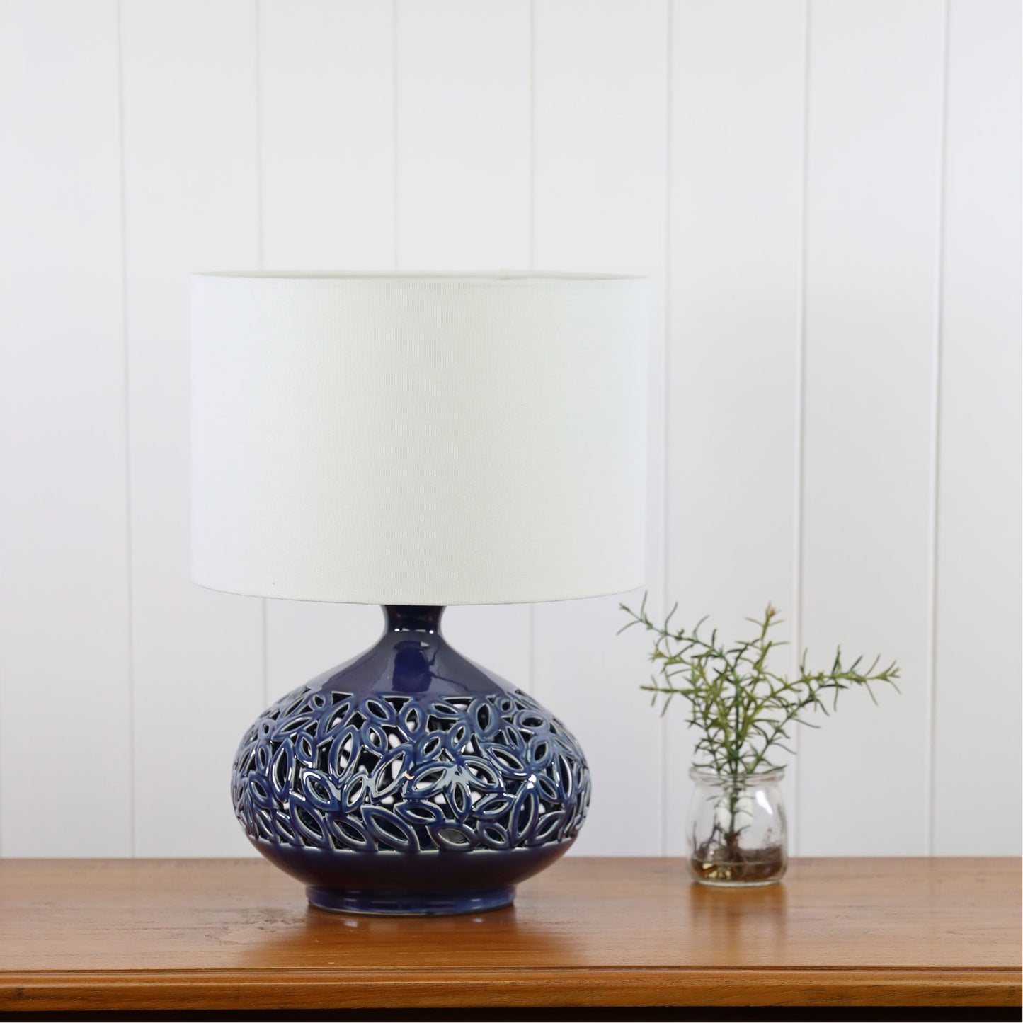 Douglas Complete Table Lamp