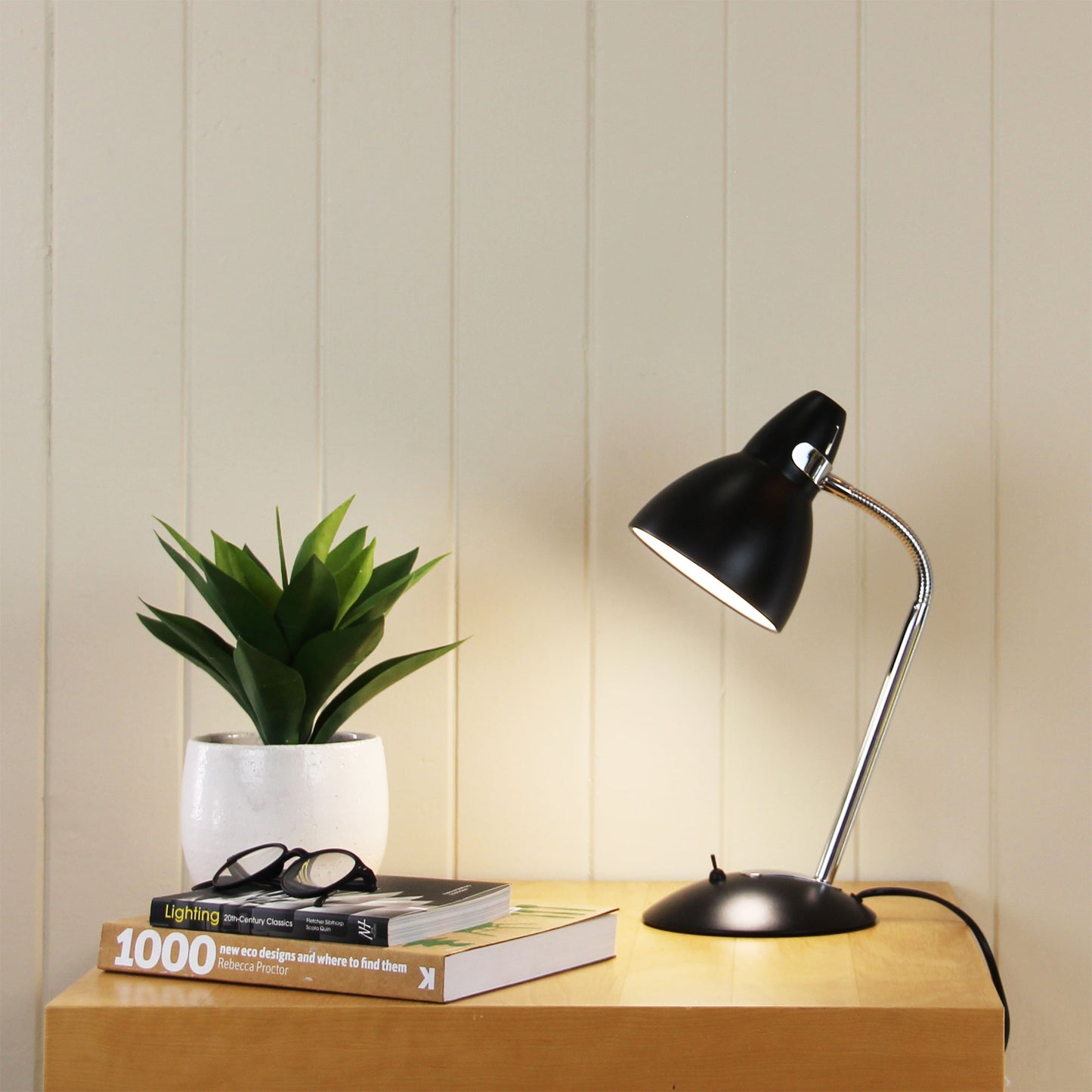 Trax Desk Lamp Black