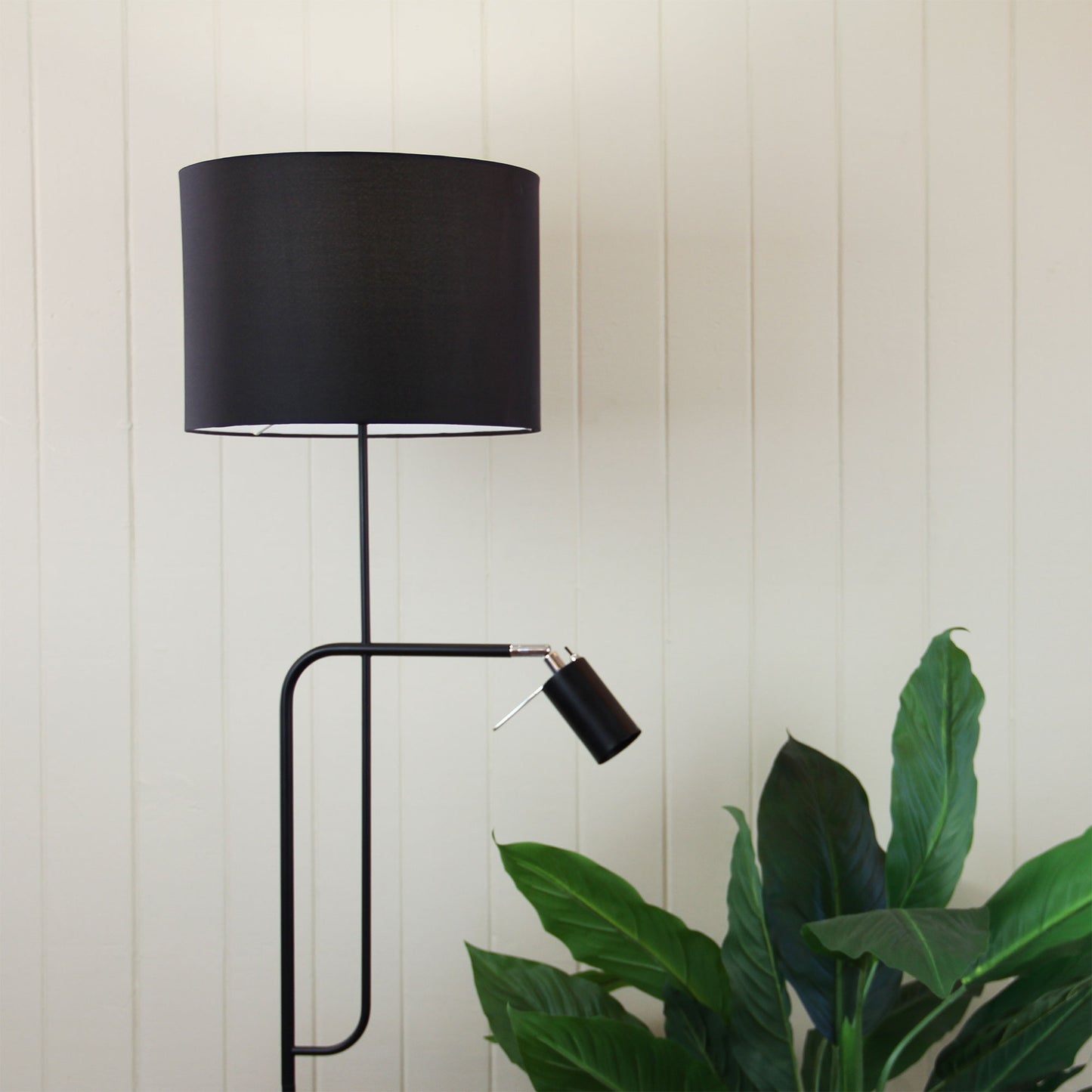 Carmen Floor Lamp W/ Child & Shade Black