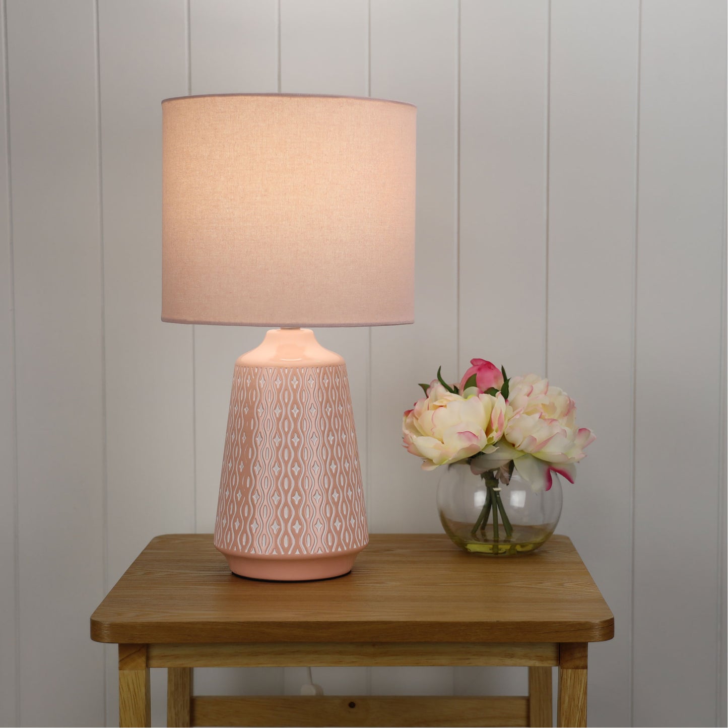 Moana.45 Complete Table Lamp Pink