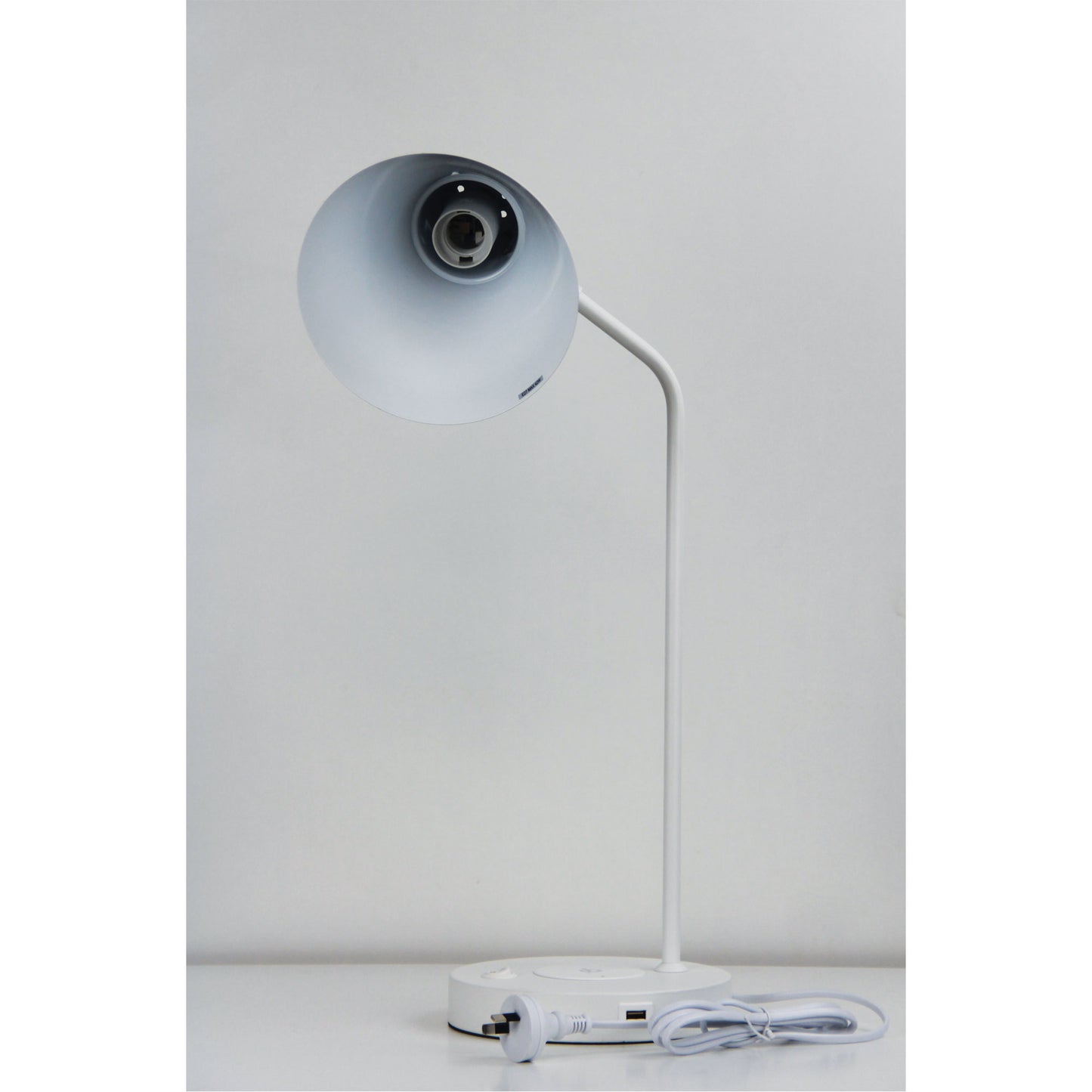 Targa Desk Lamp White With Usb+