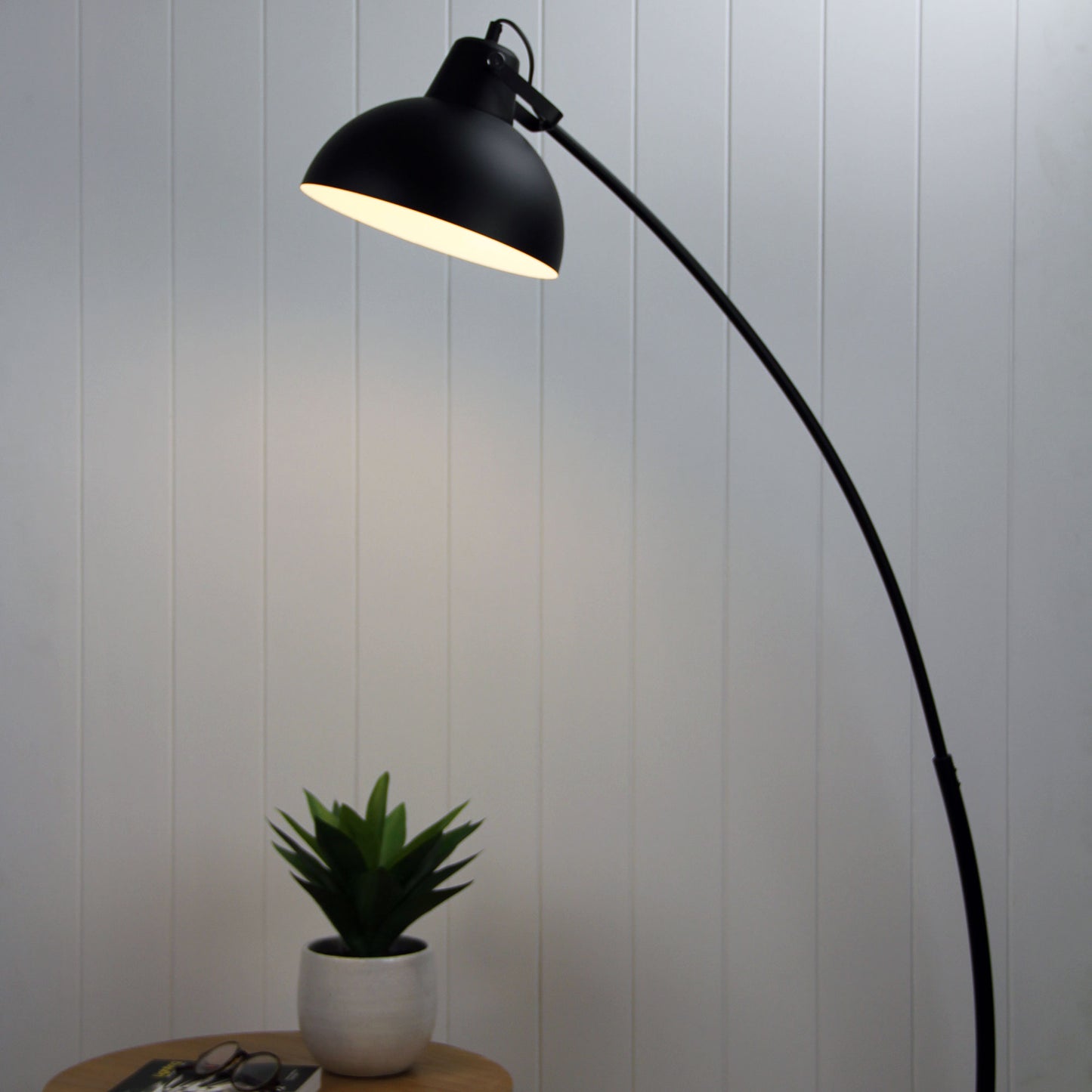 Lago Floor Lamp Matt Black